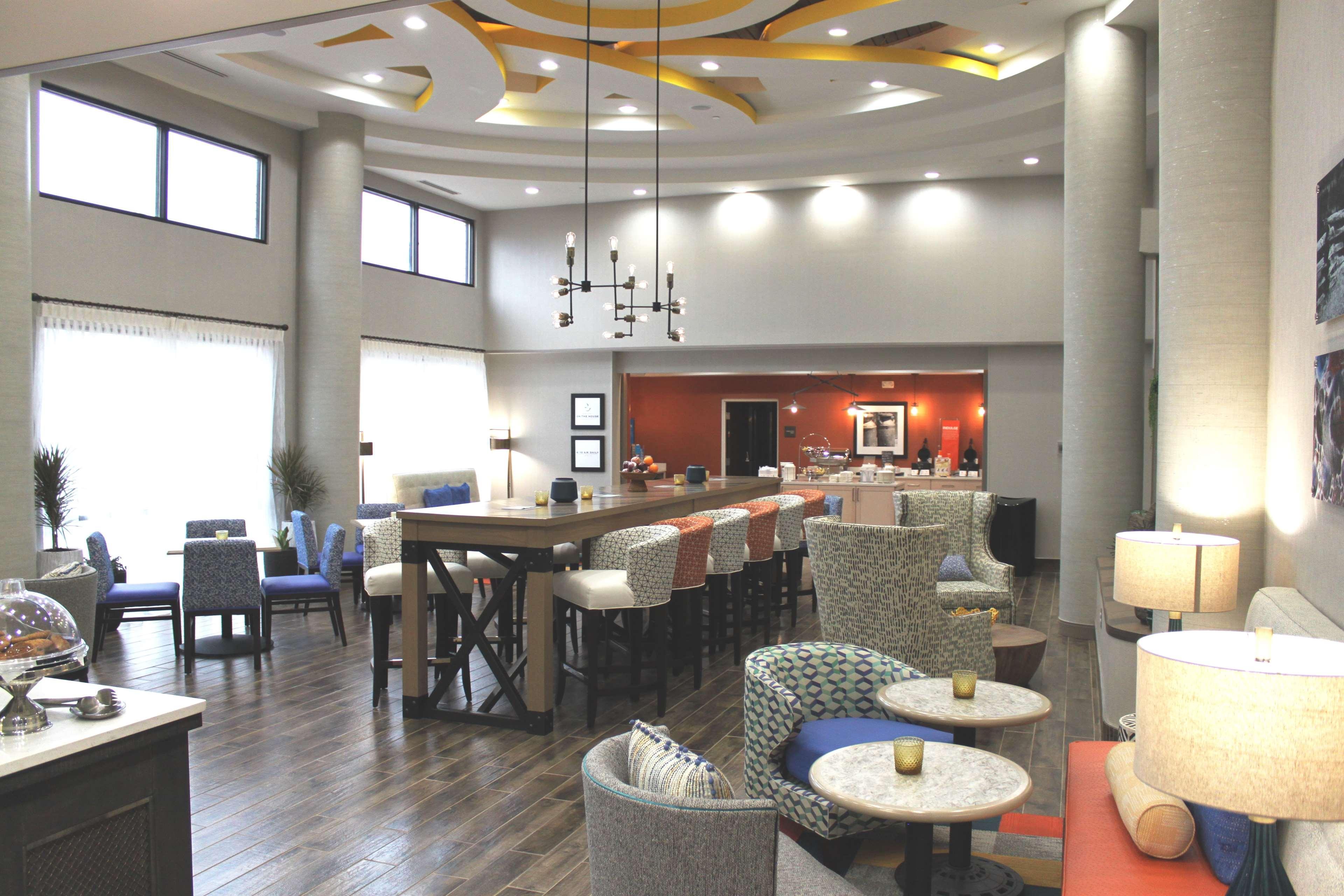 Hampton Inn Forsyth Eksteriør billede